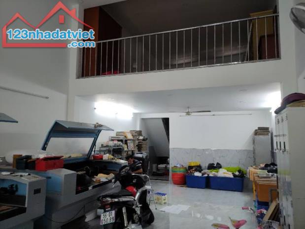 Bán nhà vào ở ngay Trường Chinh, Tân Bình, DT 76m2 chỉ 5,45 tỷ còn TL 0935767286