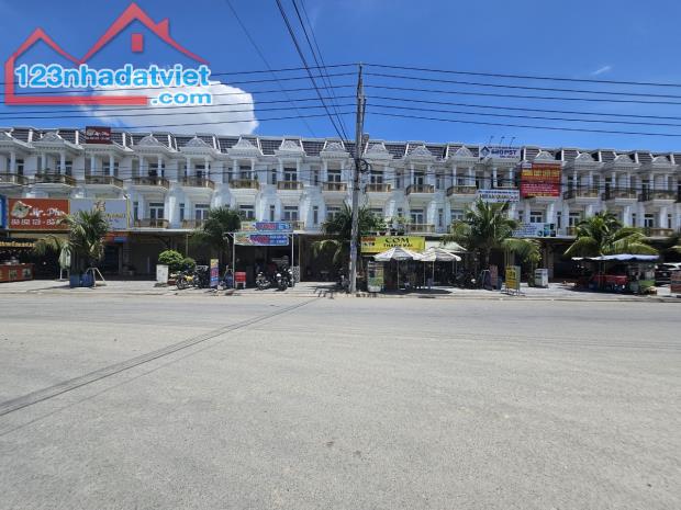 Nhà mặt tiền kinh doanh shophouse Phú Mỹ Hiệp gần trung tâm y tế Dĩ An, 1221 Dĩ An