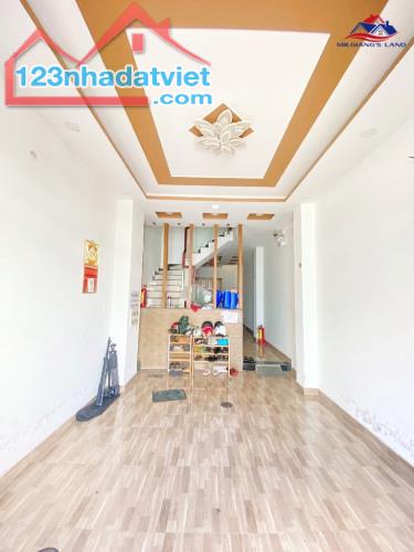 HẺM XE HƠI THÔNG - 60M2 - 5 TẦNG - ĐANG CHO THUÊ CÓ DÒNG TIỀN SẴN - TRUNG TÂM QUẬN 8 - NHỈ - 4