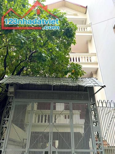 Cho thuê nhà mặt phố Nguyễn khang, cầu giấy 130m2x4T ở làm vp, kinh doanh