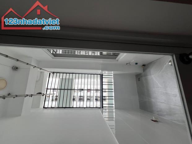 CC KĐT TP Giao lưu 234 Phạm Văn Đồng. SĐCC 74m. 2N.2VS. 3,8 Tỷ; 0974687037 - 5