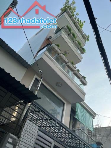 Gò Vấp, Hẻm Ô Tô Khu CityLand, BTCT 4 Tầng, Phân Khúc 5 Tỷ