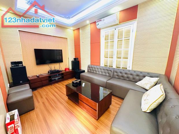 Biệt Thự Lô Góc - Thang Máy 5 Tầng - Lõi Cầu Giấy - 180m2 Mt20m - Khu VIP Cán Bộ - Full NT - 4