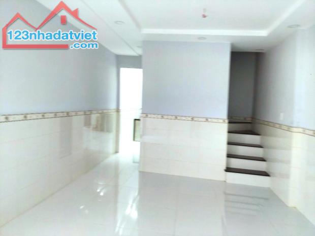 NHÀ TRẦN QUANG KHẢI, GẦN CHỢ TÂN ĐỊNH, QUẬN 1, 2 MẶT HẺM THÔNG, DÂN TRÍ, 45Mx2 2PN, 4 TỶ X - 1