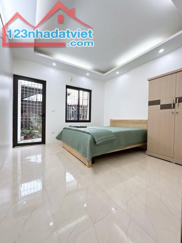 NHÀ ĐẸP - VỊ TRÍ HIẾM - TRUNG TÂM HAI BÀ TRƯNG - HÀ NỘI. 1 CĂN DUY NHẤT 33M2 X 5 TẦNG. BA - 2