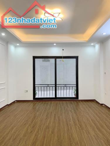 Bán nhà Dương Lâm, Văn Quán - vài bước ra ô tô - 30m2x4 tầng - chỉ hơn 6 tỷ - 3