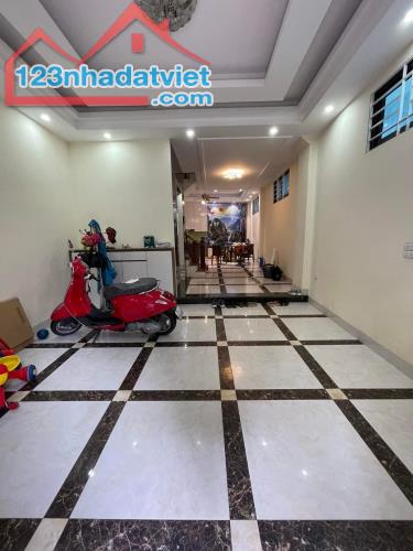BỒ ĐỀ NGUYỄN VĂN CỪ 66M2 x 5T GARA OTO THANG MÁY LÔ GÓC NGÕ THÔNG. 14 TỶ