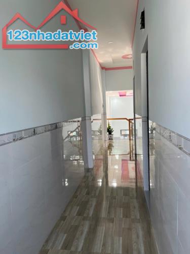 BÁN NHÀ 1 TRỆT 1 LỮNG. DT 82M SỔ RIÊNG THỔ CƯ 100% ĐƯỜNG XE HƠI P. BỬU HOÀ. GIÁ CHỈ 2,3 Tỷ - 5