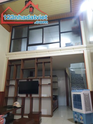 BÁN NHÀ 900 TRIỆU MÁI BẰNG 1 TẦNG 46M2 NGÕ CHỢ KÊNH