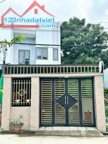 Bán nhà 1trệt 1lầu, xã An Phước, h, Long Thành. 130m2 shr thổ cư chỉ 3 tỷ