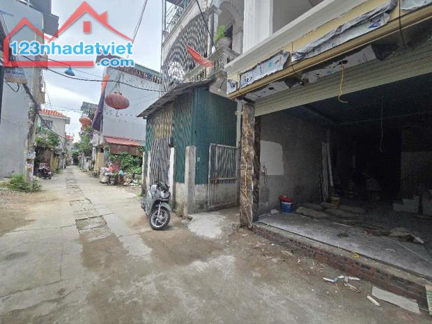 BÁN  NHÀ LIÊN NINH THANH TRÌ HÀ NỘI  56M2 5 TẦNG 4,15 TỈ