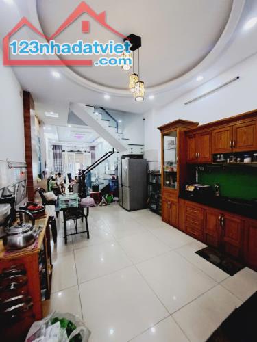 Bình Tân, Hẻm nhựa thông Hương lộ 2, 68M2, Nhà 4 tầng, giá rẻ, kinh doanh. - 2