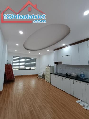 Chủ Cần Tài Chính Bán Gấp Nhà 55m x 4 Tầng Đường Tô Hiệu -Hà Đông ngõ rộng ô tô vào nhà. - 1