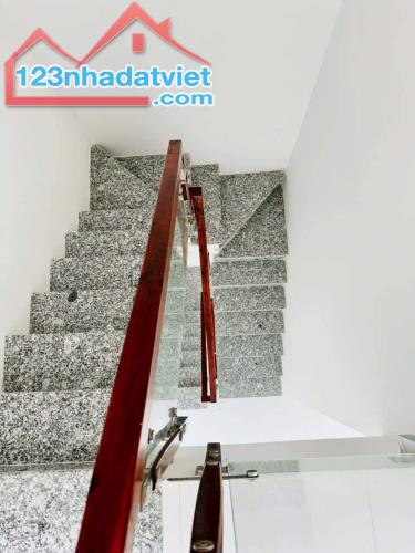 VỠ NỢ bán nhà đường Bờ Kinh T12, Bình Chánh - Giá 650 triệu- lh 0789519002