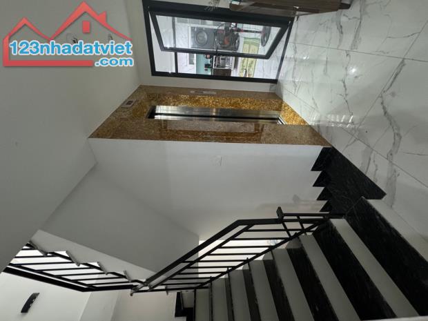 Bán nhà Phú Thượng 8 tầng thang máy 60 m2 MT 4 m, sát đường đôi Ciputra 13.x tỷ 0948031338