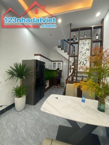 Bán nhà phố Minh Khai, Hai Bà Trưng 30m, 5 tầng. Giá: 5.95 tỷ - 1