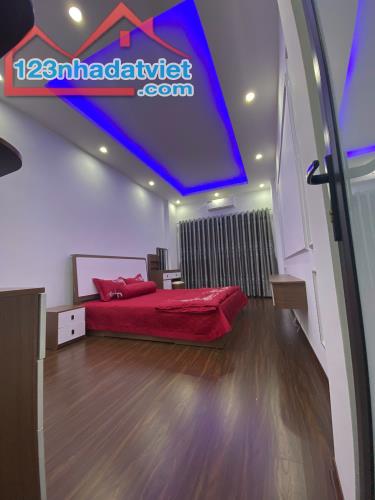 Bán nhà phố Minh Khai, Hai Bà Trưng 30m, 5 tầng. Giá: 5.95 tỷ - 2