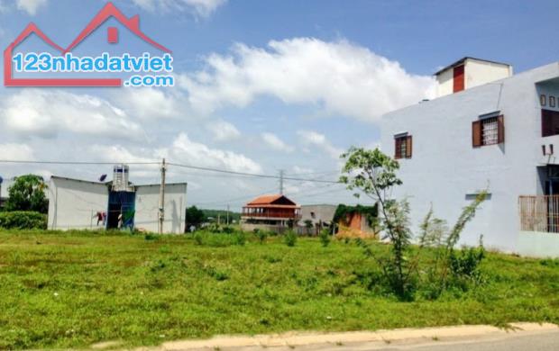 CẦN TIỀN TRẢ NỢ SANG LỖ 320M2 ĐẤT THỔ CƯ SHR MT ĐƯỜNG LỚN CẠNH CHỢ DÂN ĐÔNG GIÁ 130 TR