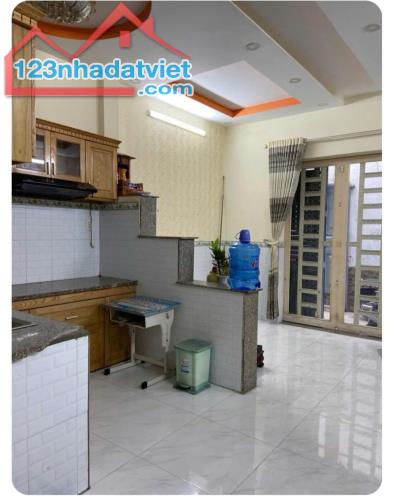 (Gò Vấp) Siêu Phẩm 60m²(4x15) - 2 lầu - hẻm ôtô 5m - 3 phòng ngủ (có phòng tầng trệt) - - 2