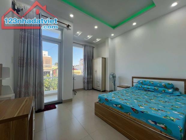 Bán nhà 3 tầng mặt tiền đường Nhị Hà DT77m2 công nhận 59m2 ngang 4M giá 7,8 Tỷ