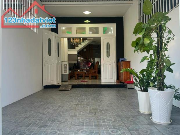 Bán nhà 3 tầng mặt tiền đường Nhị Hà DT77m2 công nhận 59m2 ngang 4M giá 7,8 Tỷ - 1