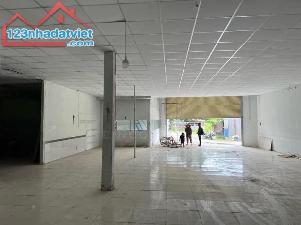 Cho Thue Mặt Tiền Kho ql1A 620m2 - 3