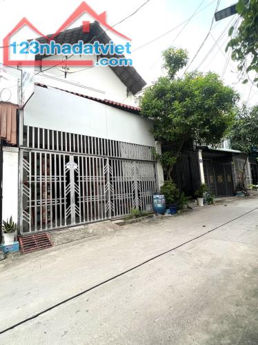 Nhà Sc dt lớn 65m2 gần miếu Ông Cù, P.Bình Chuẩn, Thuận An. Giá chỉ 1ty250 thương lượng