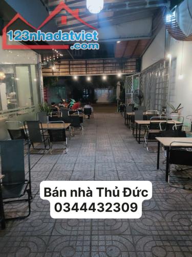 Bán nhà Thủ Đức – Mặt tiền kinh doanh Lê Văn Việt – 270 m2 – Ngang 10m – Chỉ 21.5 tỷ