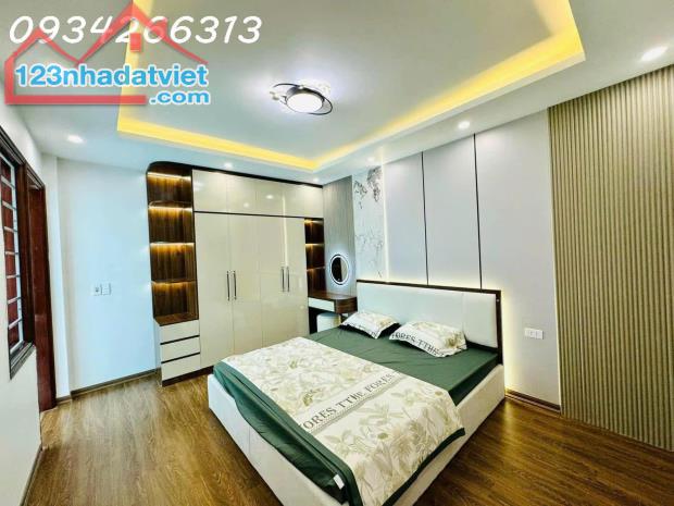Bán nhà đẹp 38m2 5tầng mặt tiền 4m nhỉnh 6tỷ Lạc Long Quân gần Tây Hồ. - 2
