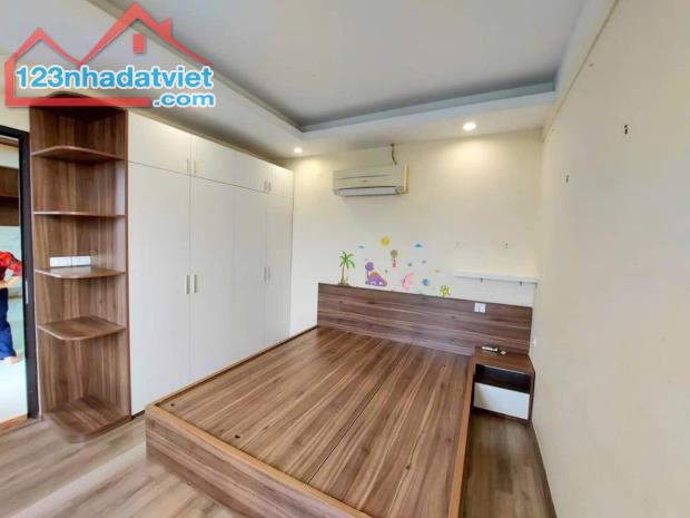 BÁN TẬP THỂ HUỲNH THÚC KHÁNG, ĐỐNG ĐA, LÔ GÓC, 70 M2 (37m2 sổ) 2 NGỦ, 3.1 TỶ - 1