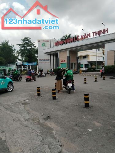 Bán nhà đẹp 64m2, 3 Tầng ở ngay, HXH gần Lê Văn Thịnh, Q2. Giá 6 tỷ X