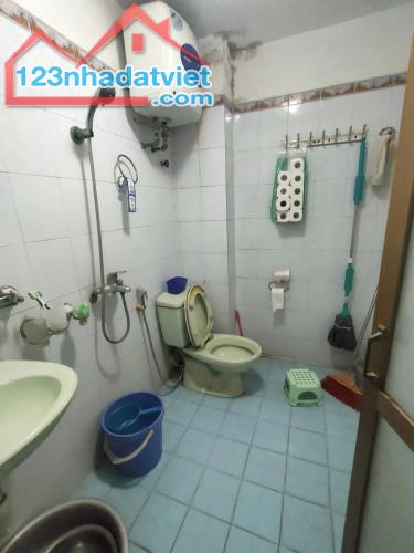 Bán nhà ngõ 269 Lạc Long Quân, DT 80m, 4 tầng, MT 6.7m, giá 14 tỷ, ngõ 2.5m. - 3