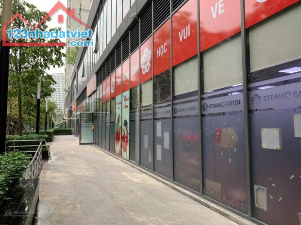 Bán  Shophouse Kosmo Tây Hồ,  Diện tích 550m2 giá 70 triệu/m2