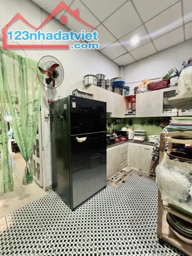 Bán nhà hxh thông Bùi Quang Là Gò Vấp 60m2 2 tầng chỉ 5.4 tỷ - 2