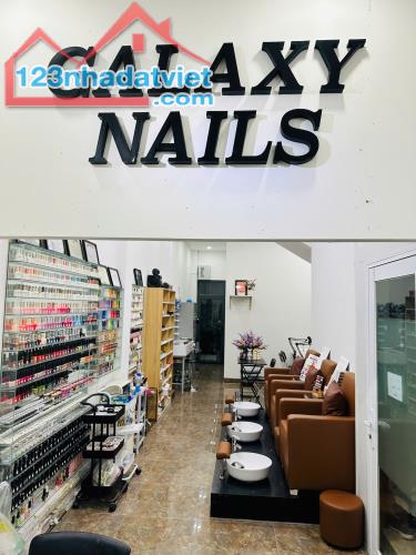 Mình cần sang tiệm nail mặt tiền đường Phan Huy Thực quận 7 tphcm