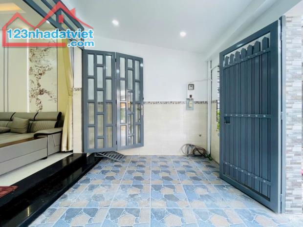 Bán nhà Gò Vấp, 60m2, 2 tầng, full nội thất, nhỉnh 4 tỷ. - 1