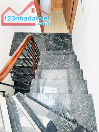 💥💥💥Nhỉnh 4 Tỷ, Văn Chương, Đống Đa, Ngõ Ba Gác Tránh, Full Nội Thất, DT 24m2, 5 Tầng - 2