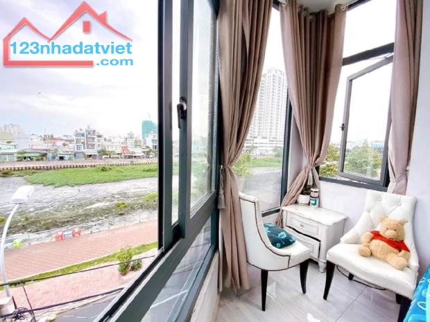 Bán Nhà Góc 2 Mặt Tiền Kinh Doanh - View Bờ Sông - Gần Cầu Chà Và, Quận 8