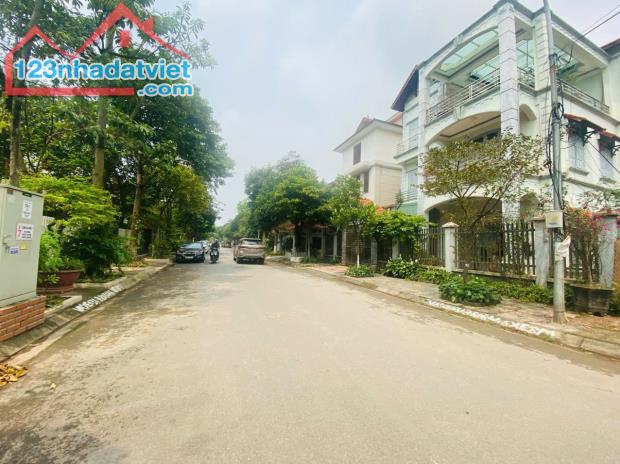 Bán đất khu đô thị Hà Tiên , Định Trung, diện tích 300m2