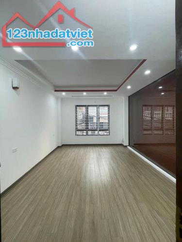 Bán nhà phố Minh Khai, Hai Bà Trưng 36m, 5 tầng. Giá: 7.5 tỷ - 2