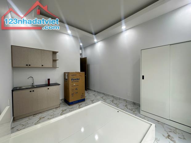 DUPLEX NHÀ MỚI 100% CÓ CỬA SỔ BAN CÔNG ĐẦY ĐỦ TIỆN NGHI