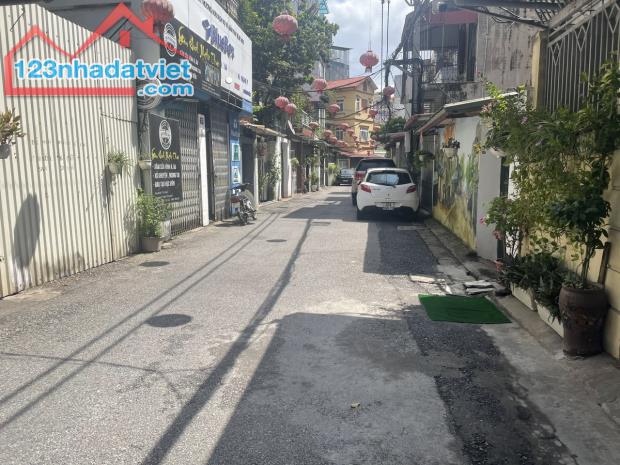 Bán Đất Nguyễn Sơn , Long Biên . 55M x MT 4.5M , Phân Lô , Ô Tô , Ngõ Thông . Giá 9.5 Tỷ