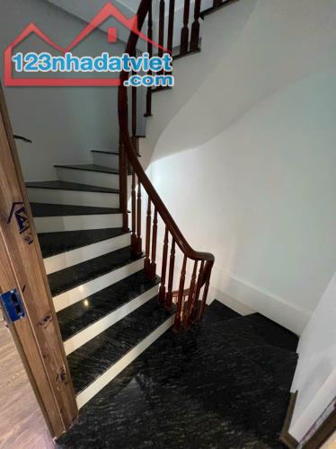 Bán Nhà Đức Diễn - Minh Khai, 34m2*5Tầng. Đường thông, oto đỗ cửa gần chợ trường chỉ 5x tỷ - 5