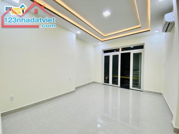 MT THỤT 🔥 ĐỖ TẤN PHONG, P9, PHÚ NHUẬN - 2 TẦNG - DT: 59m² ( 4 x 15m ) - CHỈ : 8,9 T