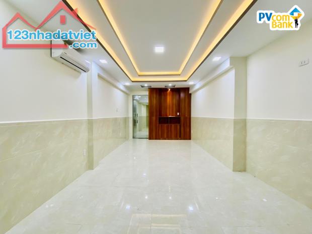 MT THỤT 🔥 ĐỖ TẤN PHONG, P9, PHÚ NHUẬN - 2 TẦNG - DT: 59m² ( 4 x 15m ) - CHỈ : 8,9 T - 4