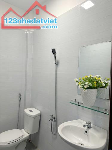 Nhà 2 tầng MT chuà Viên Minh đường xe tải Bình Chánh. Giá 2,38 tỷ TL - 4