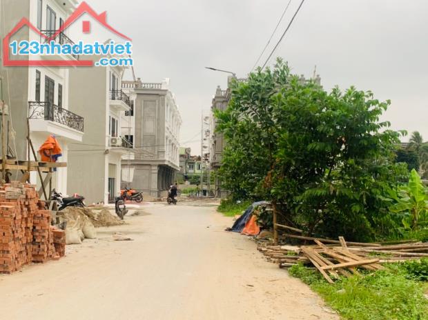 Bán lô đất chung cư Quỳnh Hoàng, Nam Sơn 117m giá chỉ 2,9x tỷ  LH 0979087664 - 1