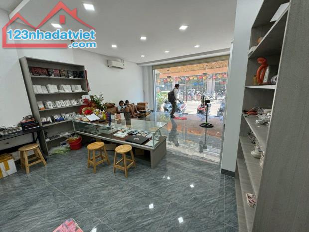Bán nhà mặt tiền Hoàng Văn Thụ - Nha Trang - 1