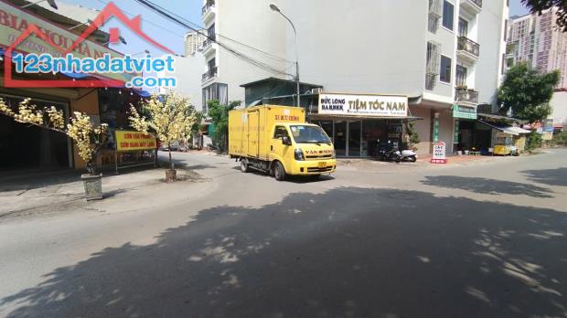 Bán đất dịch vụ Văn Khê, vị trí kinh doanh tốt, 50m2 mt 4m, không lỗi phong thủy, hơn 12ty