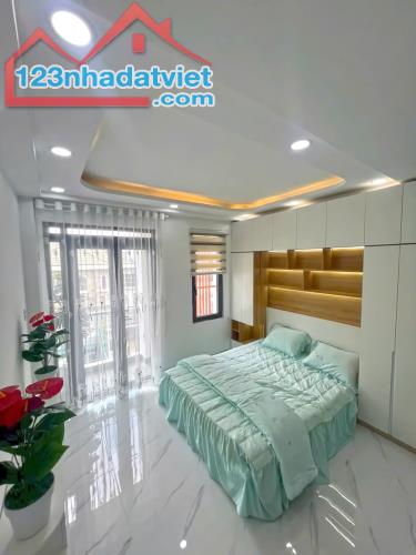 Nhà đẹp full nội thất 3 lầu ST hẻm xe hơi Nguyễn Thị Thập, Quận 7 - 1